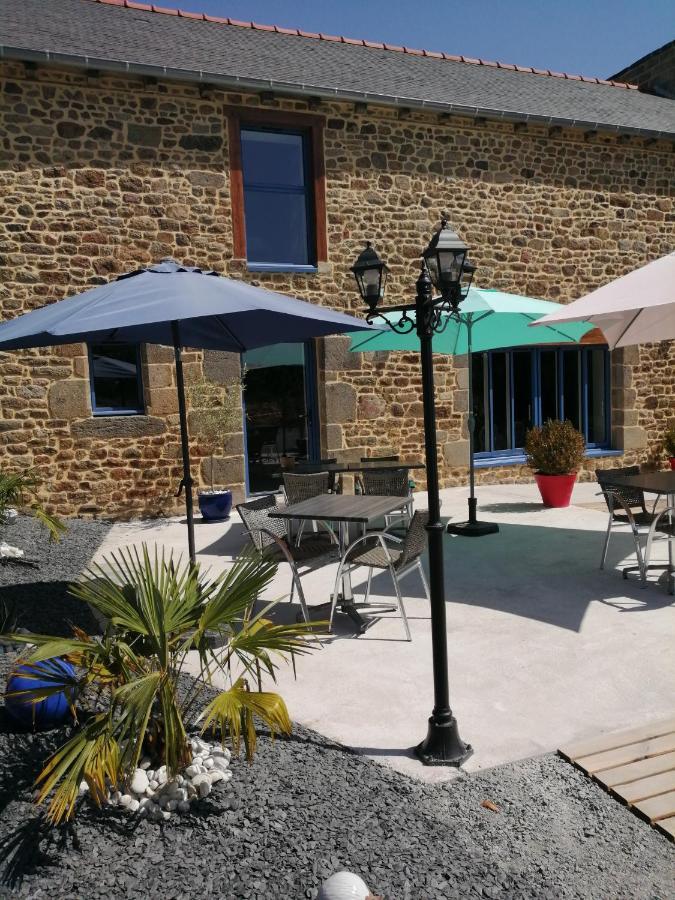 Le Douetaux Chambres D'Hotes La Baussaine Екстериор снимка
