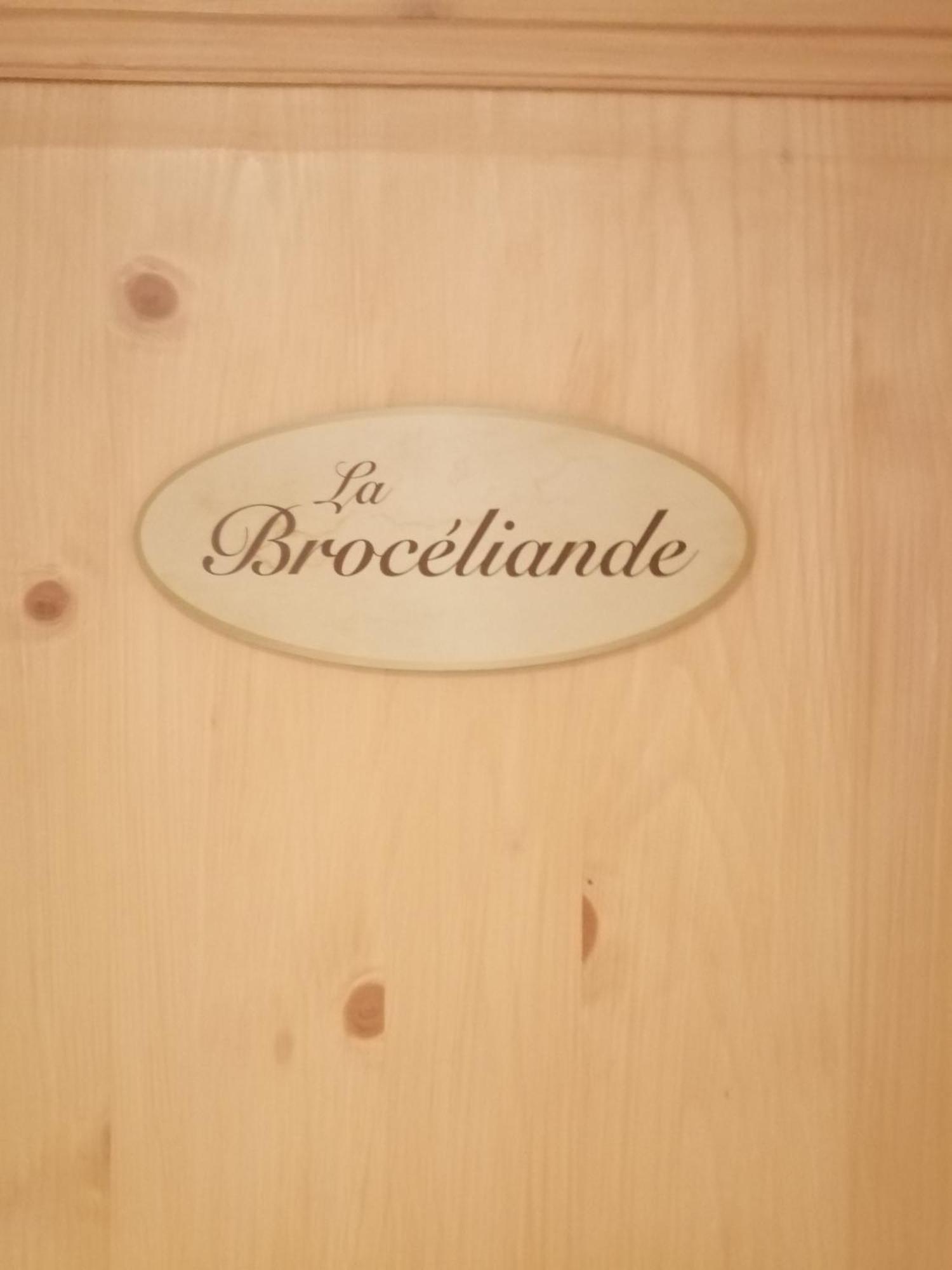 Le Douetaux Chambres D'Hotes La Baussaine Стая снимка