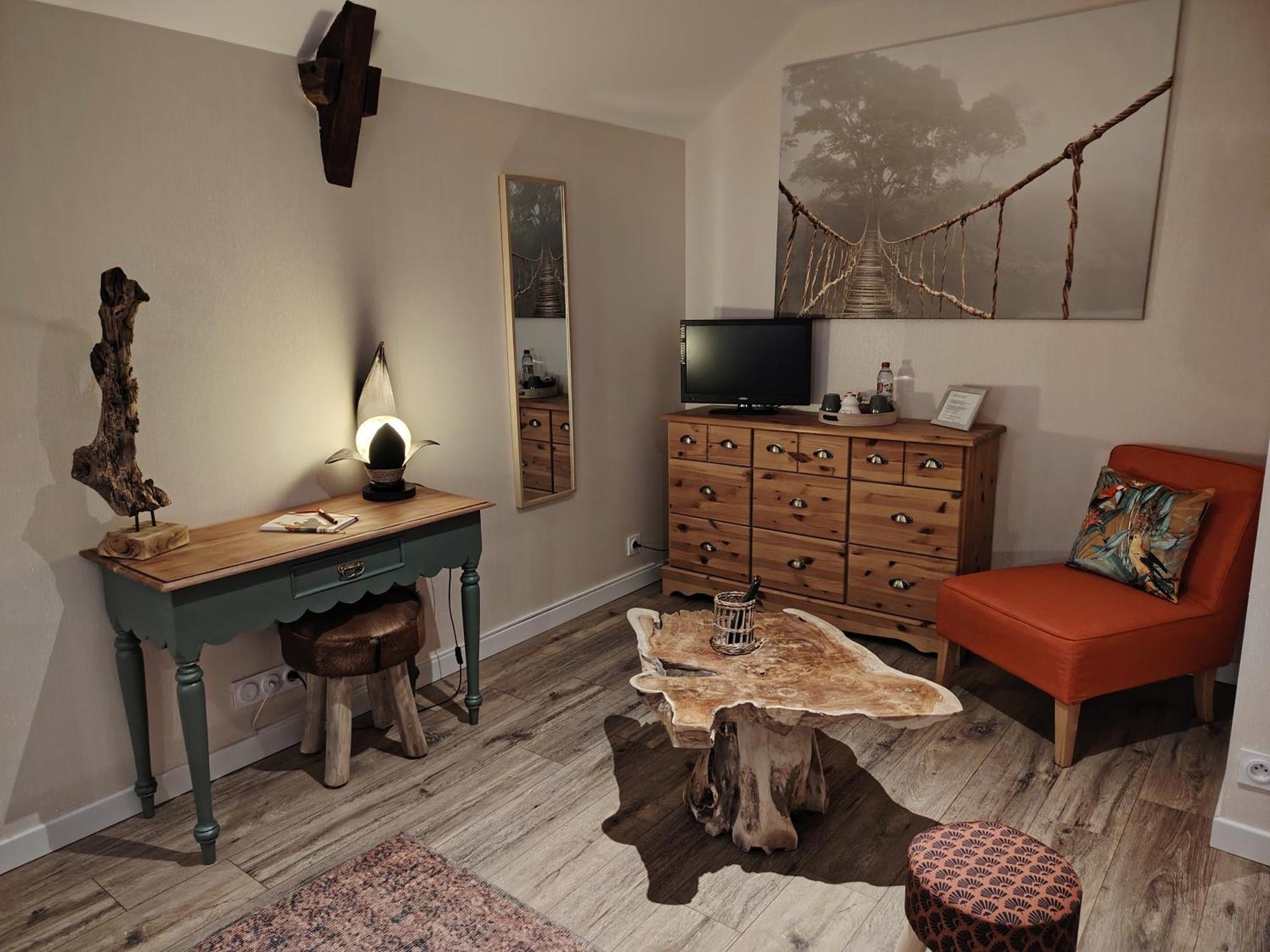 Le Douetaux Chambres D'Hotes La Baussaine Стая снимка